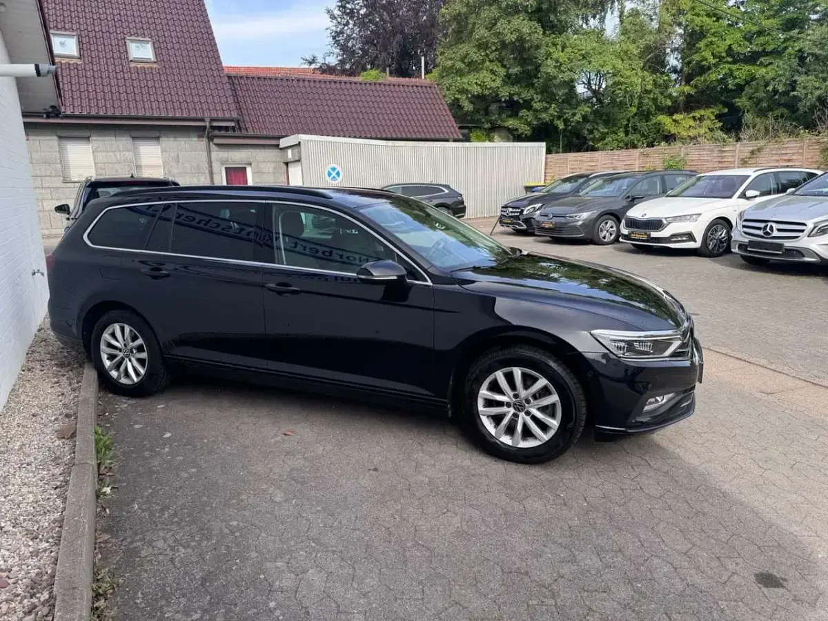 Używany VW Passat 122 KM (89 kW) 2023 Czarny Kombi