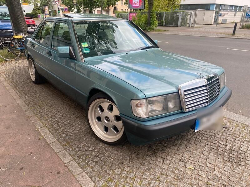 Andere außenfarben Gebraucht 1992 Mercedes 190 Limousine | 7.000 € - Bild 1/4
