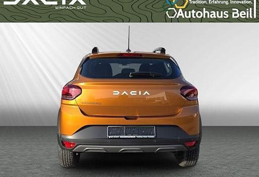 Gebraucht Dacia Sandero Expression 101 PS (74 kW) 2023 Orange Limousine