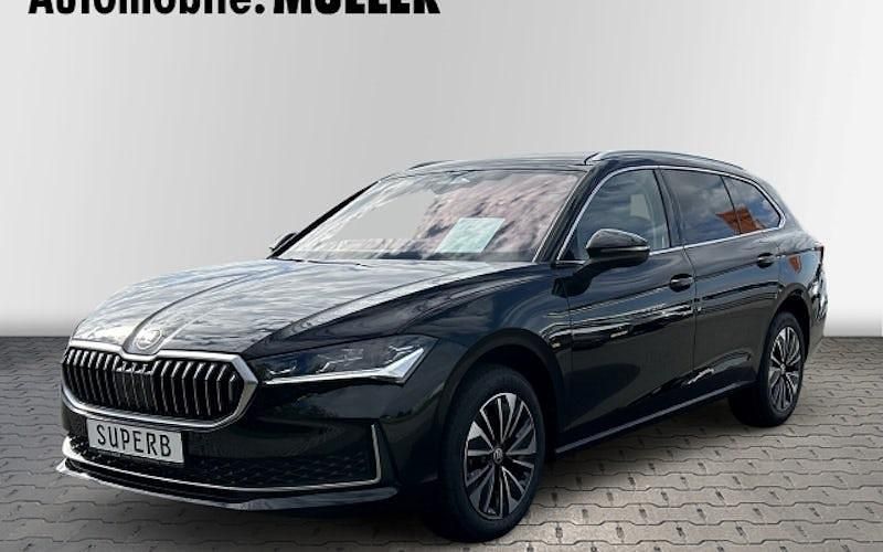 Gebraucht Skoda Superb Selection 150 PS (110 kW) 2024 Onyxschwarz metallic Kombi