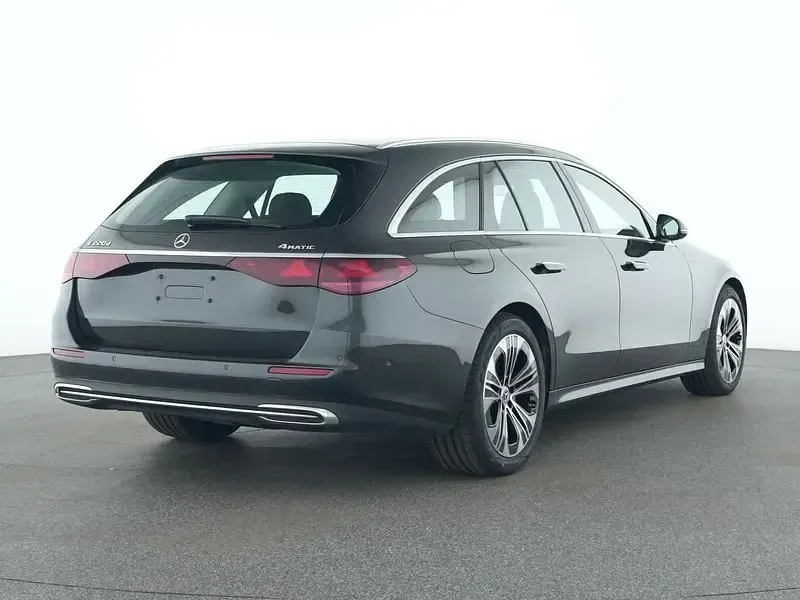 Gebraucht Mercedes E220 Avantgarde 197 PS (144 kW) 2025 Grau Kombi