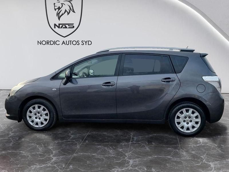 Gebraucht Toyota Verso 126 PS (92 kW) 2009 Grau Van / Kleinbus