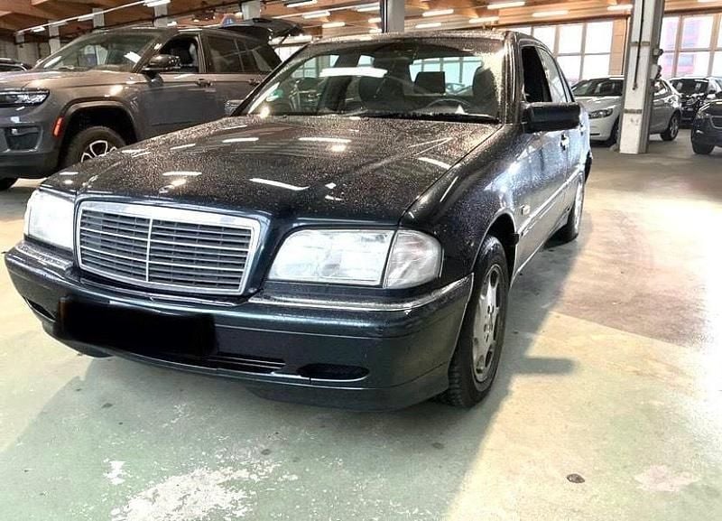 Schwarz Gebraucht 1999 Mercedes C180 Elegance Limousine | 3.800 € (Guter Preis) - Bild 1/4