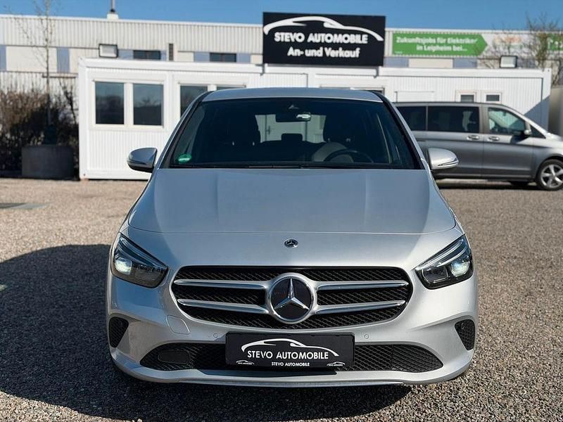 Gebraucht Mercedes B200 150 PS (110 kW) 2022 Silber Van / Kleinbus
