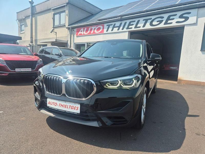 Schwarz Gebraucht 2020 BMW X1 Advantage SUV | 22.600 € (Etwas zu teuer) - Bild 1/4