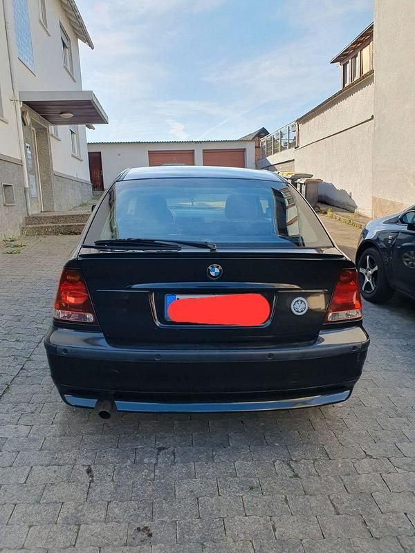 Gebraucht BMW 316 116 PS (85 kW) 2004 Schwarz Limousine