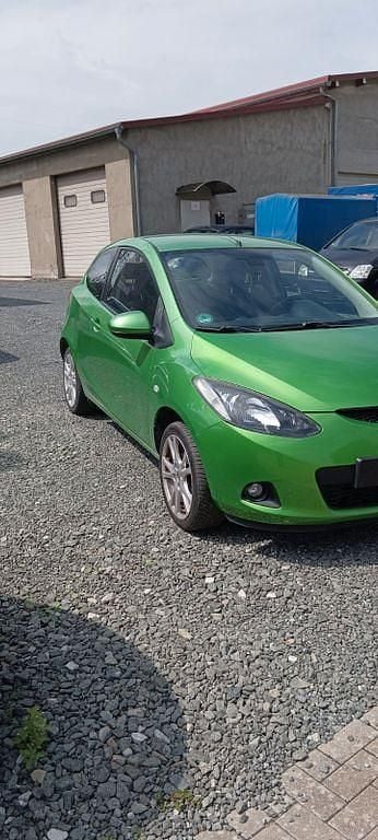 Grün Gebraucht 2009 Mazda 2 Dynamic Kleinwagen | 2.400 € (Guter Preis) - Bild 1/4