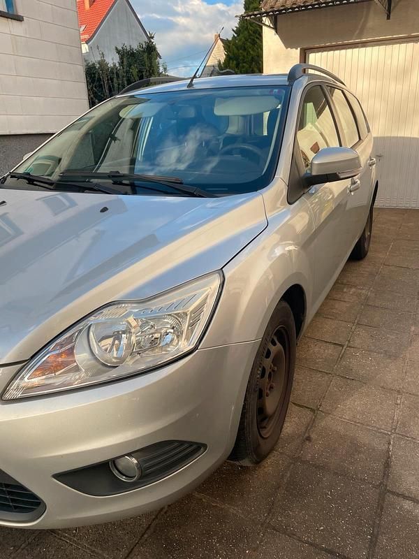Usata Ford Focus 109 CV (80 kW) 2010 Argento Station wagon