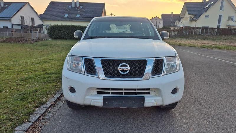 Gebraucht Nissan Pathfinder XE 190 PS (139 kW) 2011 Weiß SUV