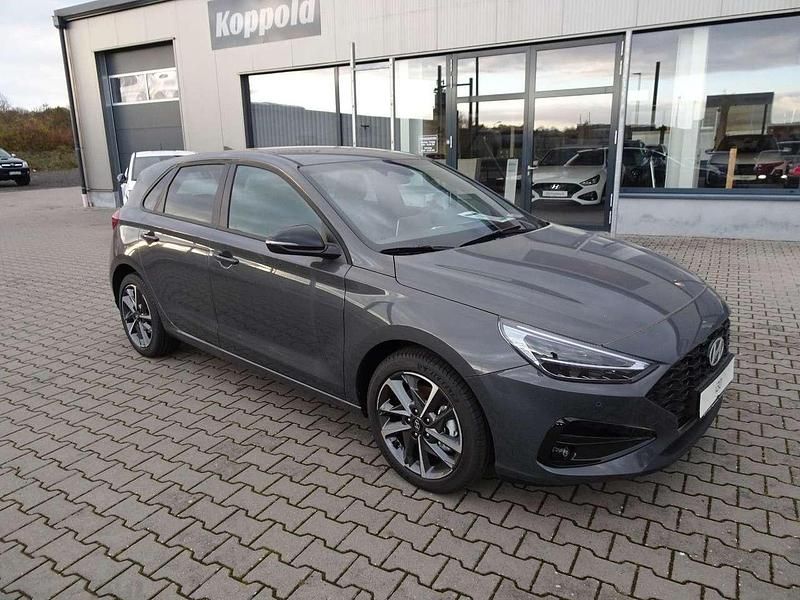 Ecotronic grey / mic Gebraucht 2024 Hyundai i30 Advantage Limousine | 23.800 € (Fairer Preis) - Bild 1/4