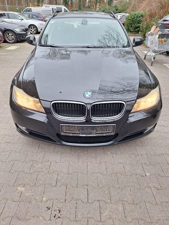 Gebraucht BMW 318 143 PS (105 kW) 2008 Schwarz Kombi