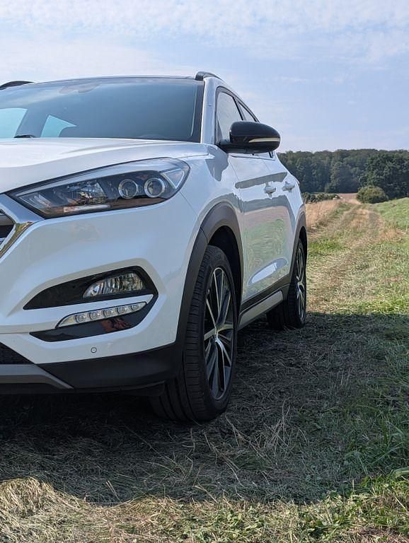 Gebraucht Hyundai Tucson Passion 178 PS (130 kW) 2017 Weiß SUV