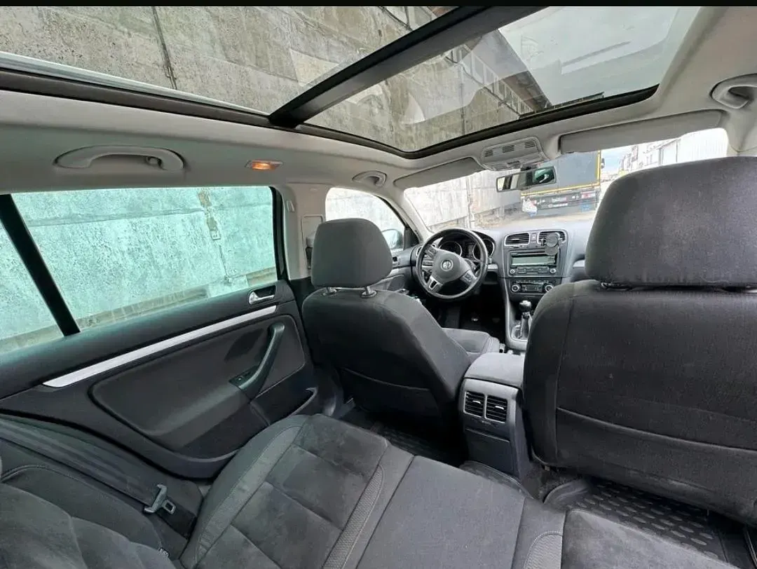 Gebraucht VW Golf VI 122 PS (89 kW) 2011 Schwarz Kleinwagen
