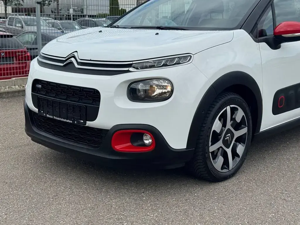Gebraucht Citroën C3 Shine 110 PS (80 kW) 2017 Weiß Limousine