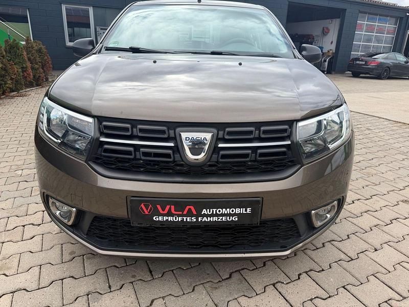Gebraucht Dacia Sandero Essentiel 73 PS (53 kW) 2018 Braun Limousine