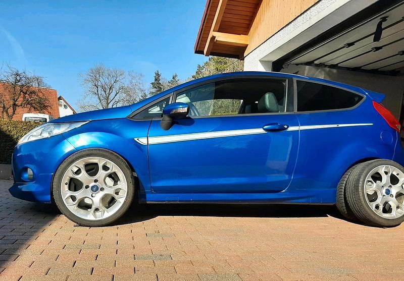 Gebraucht Ford Fiesta ST 122 PS (89 kW) 2012 Blau Kleinwagen