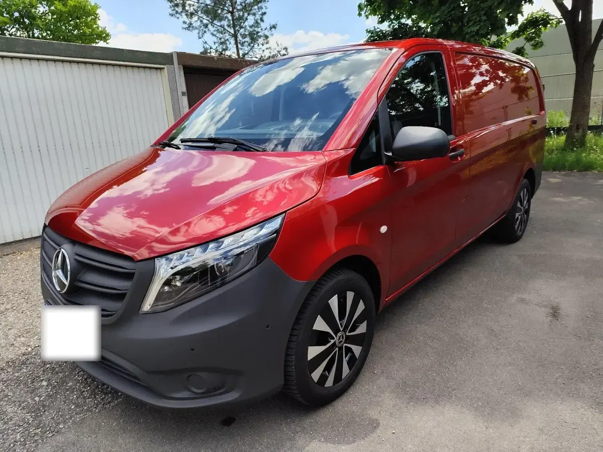 Gebraucht Mercedes Vito 163 PS (119 kW) 2023 Andere farben Van