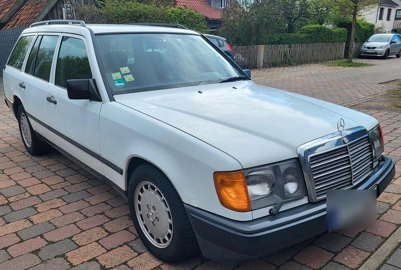Second-hand Mercedes E230 132 CP (97 kW) 1988 Alb Break