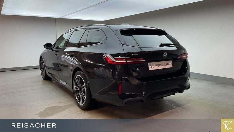 Neu BMW 540 M Sport 303 PS (222 kW) 2026 Saphirschwarz metallic Kombi