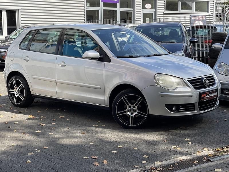 Gebraucht VW Polo Comfortline 80 PS (58 kW) 2009 Silber Kleinwagen