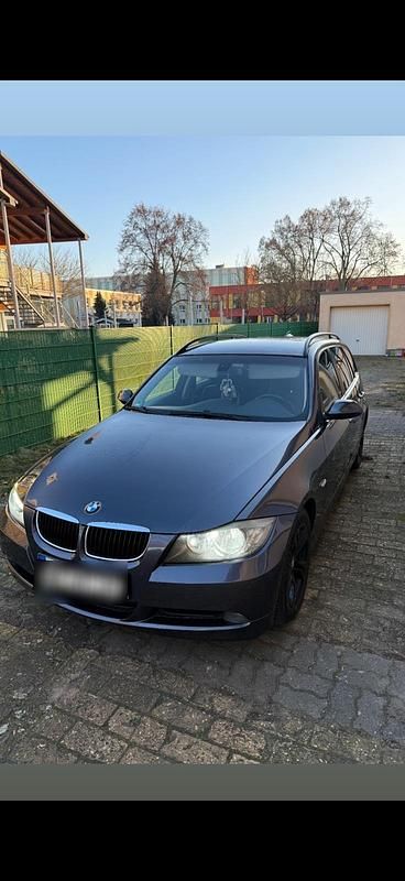Blau Gebraucht 2006 BMW 320 Kombi | 4.500 € (Etwas zu teuer) - Bild 1/4