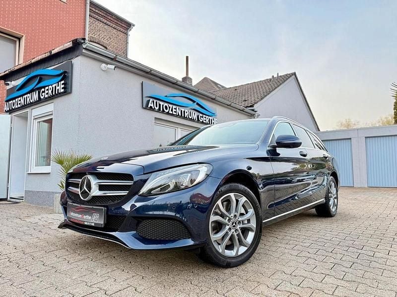 Gebraucht Mercedes C250 204 PS (150 kW) 2018 Blau Limousine