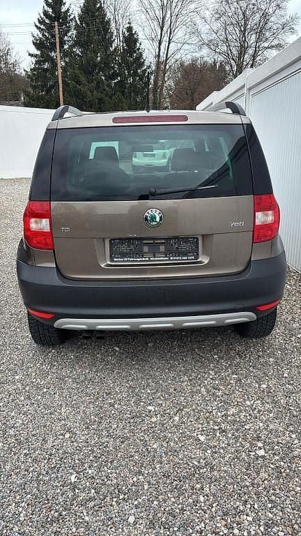 Gebraucht Skoda Yeti 110 PS (80 kW) 2012 Braun SUV