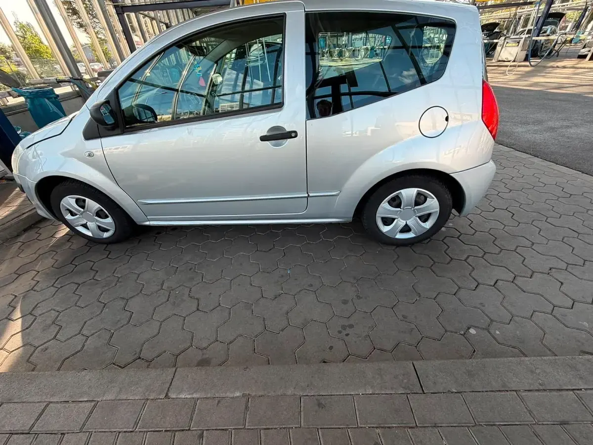 Gebraucht Citroën C2 75 PS (55 kW) 2008 Silber Kleinwagen