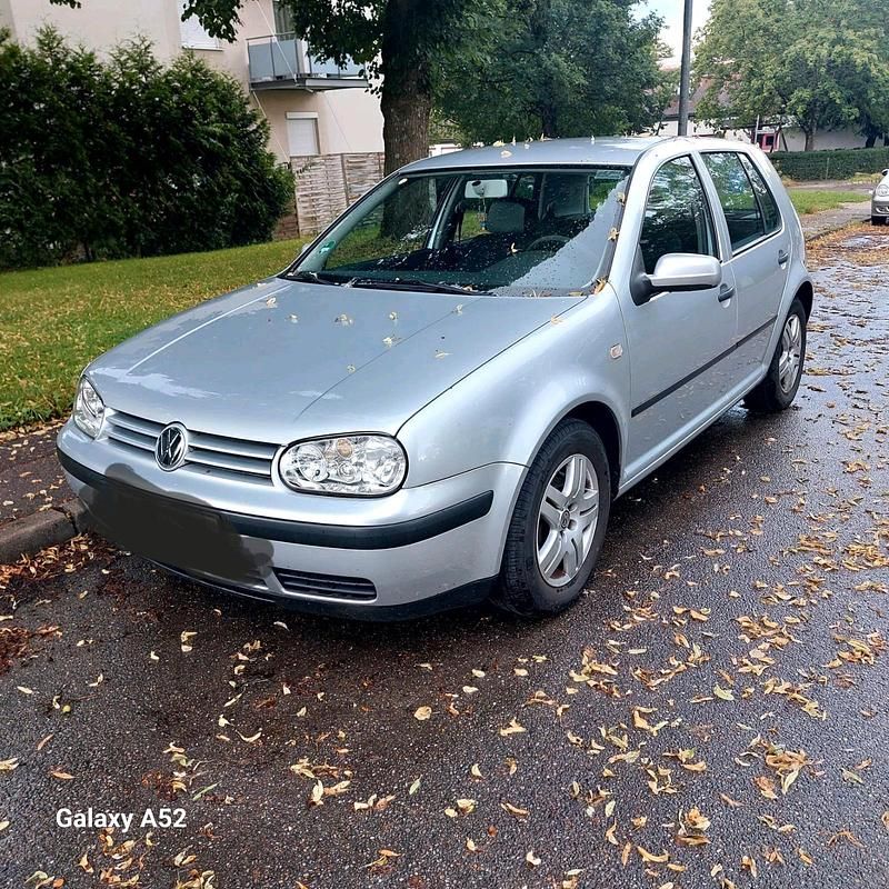 Grau Gebraucht 2002 VW Golf IV Basis Kleinwagen | 1.700 € (Fairer Preis) - Bild 1/4
