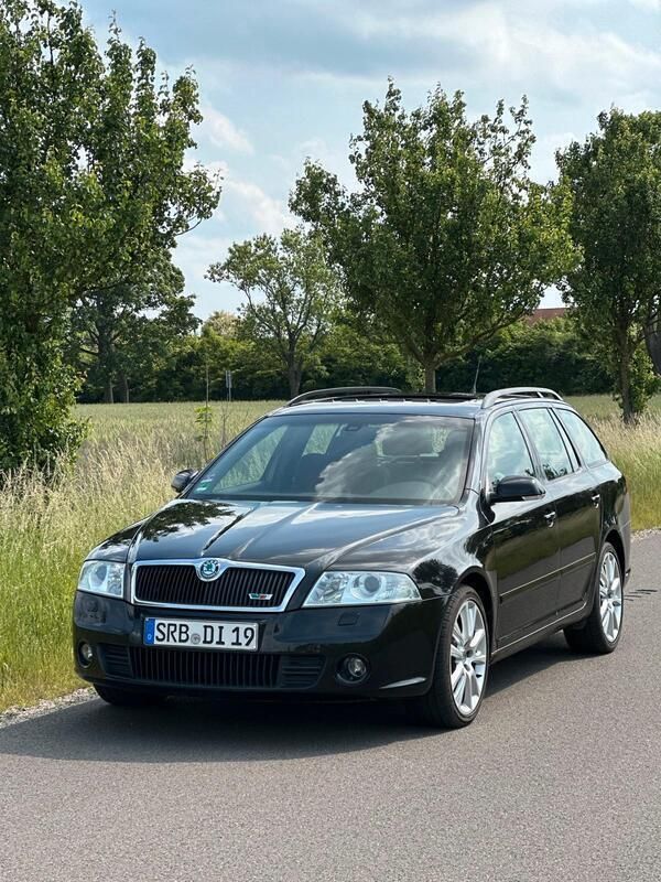 Schwarz Gebraucht 2005 Skoda Octavia RS Kombi | 2.700 € (Fairer Preis) - Bild 1/4