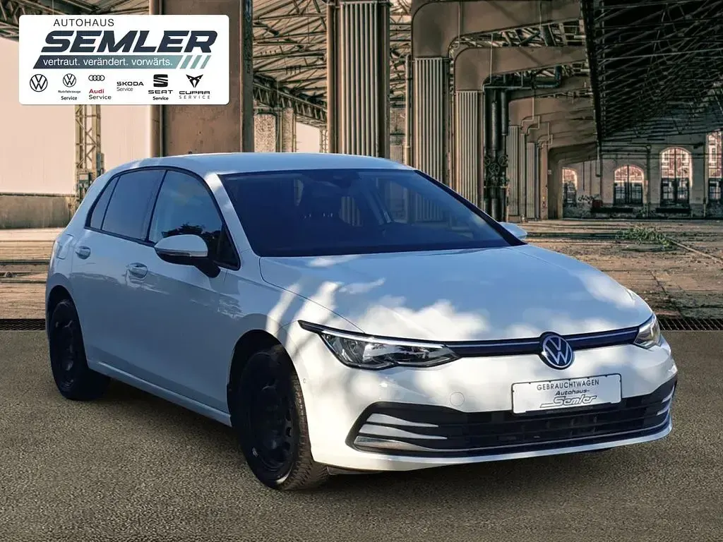 Gebraucht VW Golf VIII Active 131 PS (96 kW) 2022 Weiss Limousine