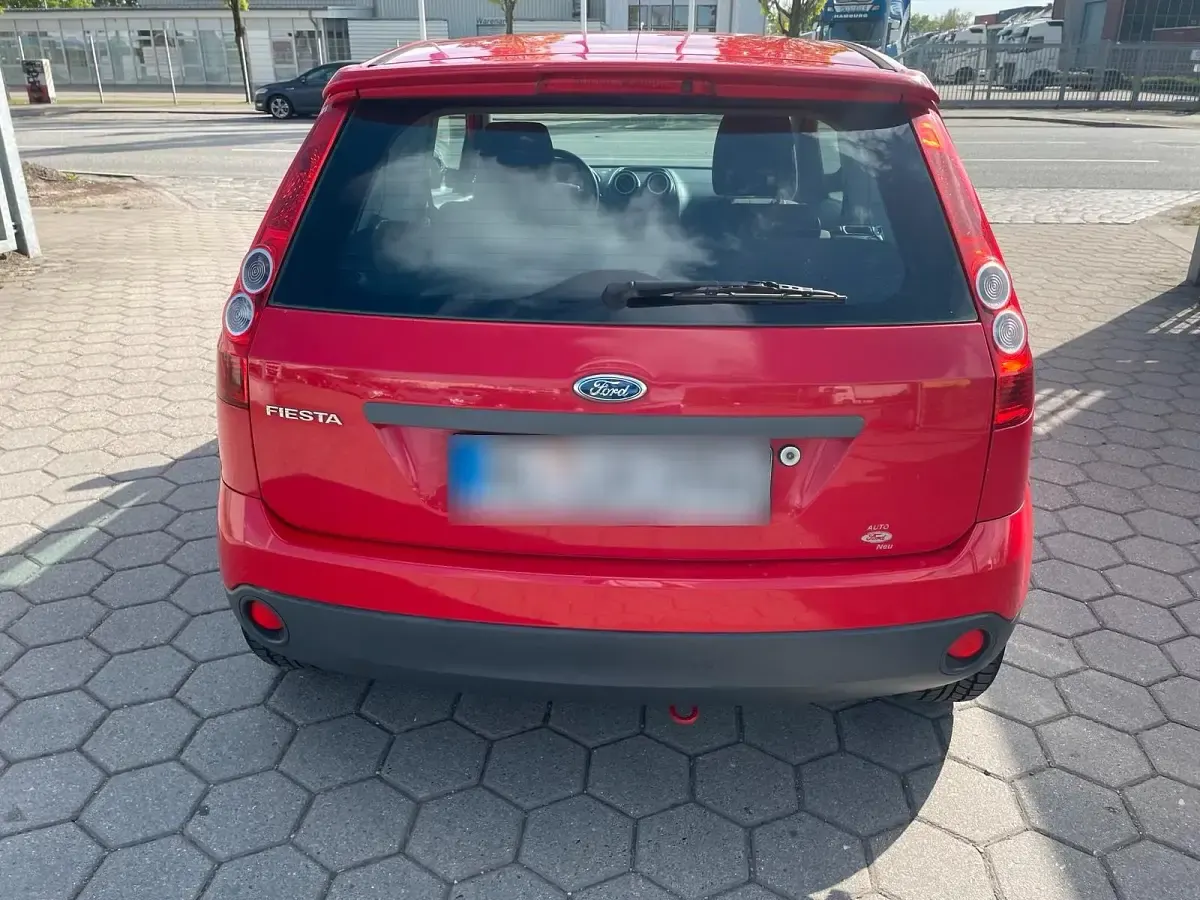 Używany Ford Fiesta 2006 Czerwony Hatchback