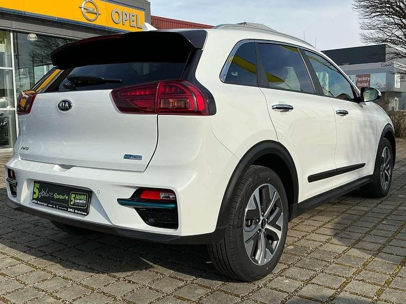 Gebraucht Kia e-Niro Vision 150 kW (204 PS) 2021 Schneeweiß SUV