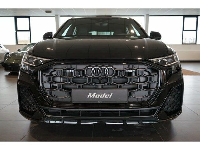 Gebraucht Audi Q8 S-Line 286 PS (210 kW) 2024 Mythosschwarz metallic SUV