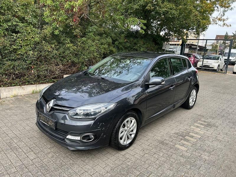 Grau Gebraucht 2014 Renault Mégane III Dynamique Limousine | 7.299 € (Fairer Preis) - Bild 1/4