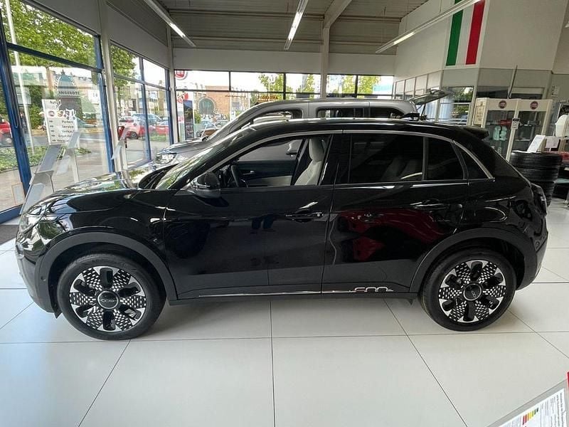 Gebraucht Fiat 600E La Prima 114 kW (156 PS) 2025 Schwarz Limousine