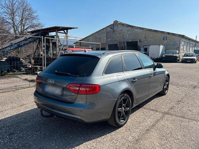 Gebraucht Audi A4 150 PS (110 kW) 2014 Grau Kombi