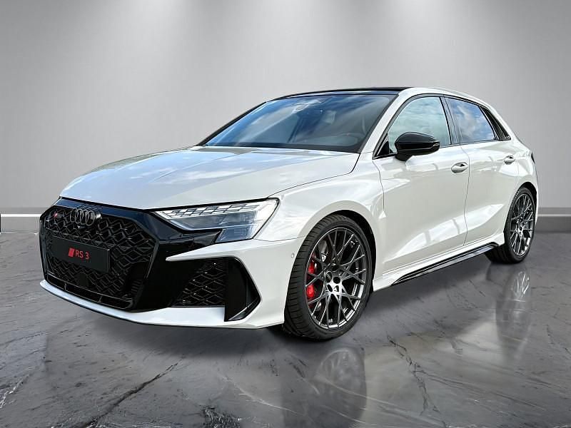 Neu Audi RS3 Ambiente 400 PS (294 kW) 2026 Grau Limousine