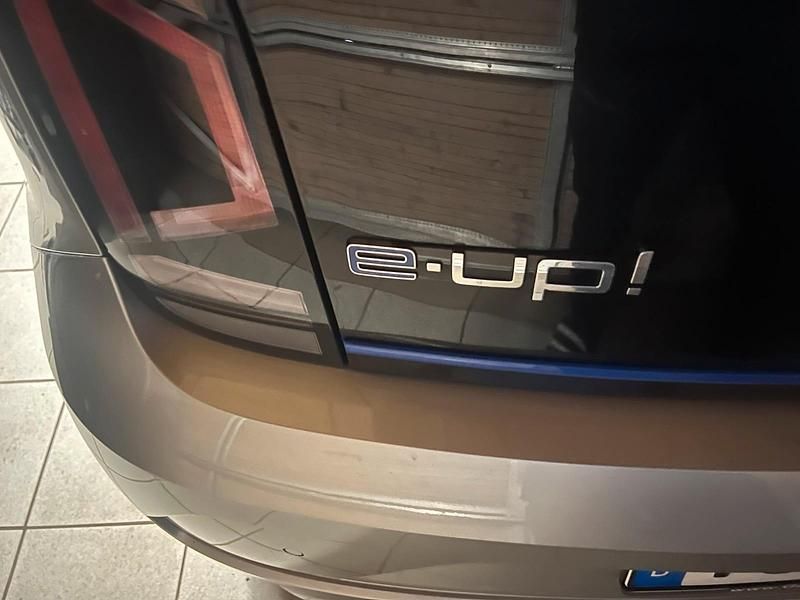 Gebraucht VW e-up! Style 61 kW (83 PS) 2022 Silber Kleinwagen