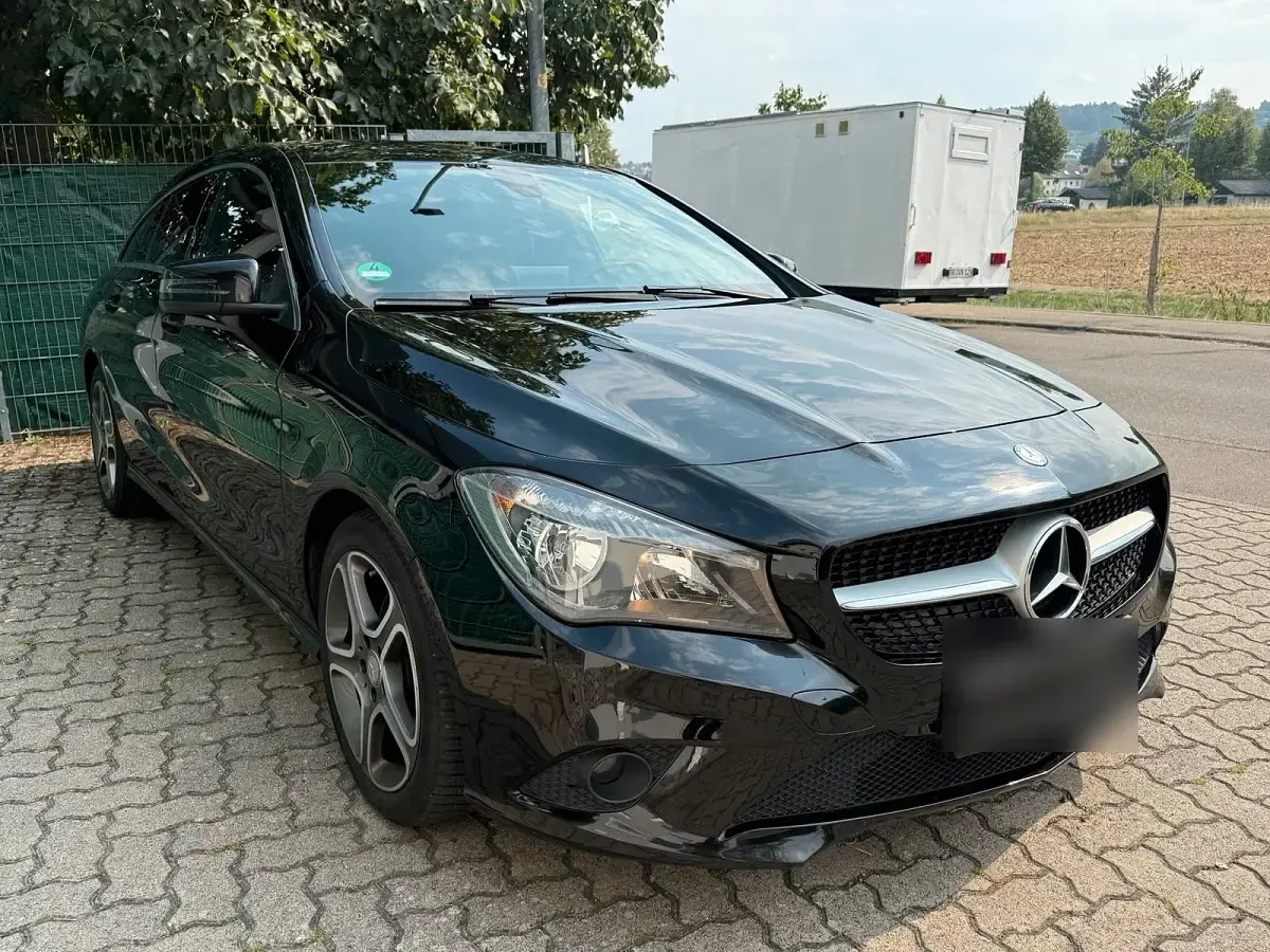 Gebraucht Mercedes CLA180 122 PS (89 kW) 2015 Schwarz Coupé