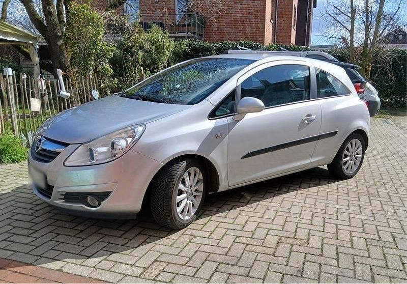 Gebraucht Opel Corsa 90 PS (66 kW) 2008 Silber Kleinwagen