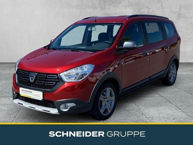 Rot Gebraucht 2021 Dacia Lodgy Stepway Van / Kleinbus | 17.890 € (Teuer) - Bild 1/4