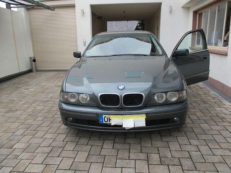 Gebraucht BMW 530 Exclusive 193 PS (141 kW) 2003 Grau Limousine