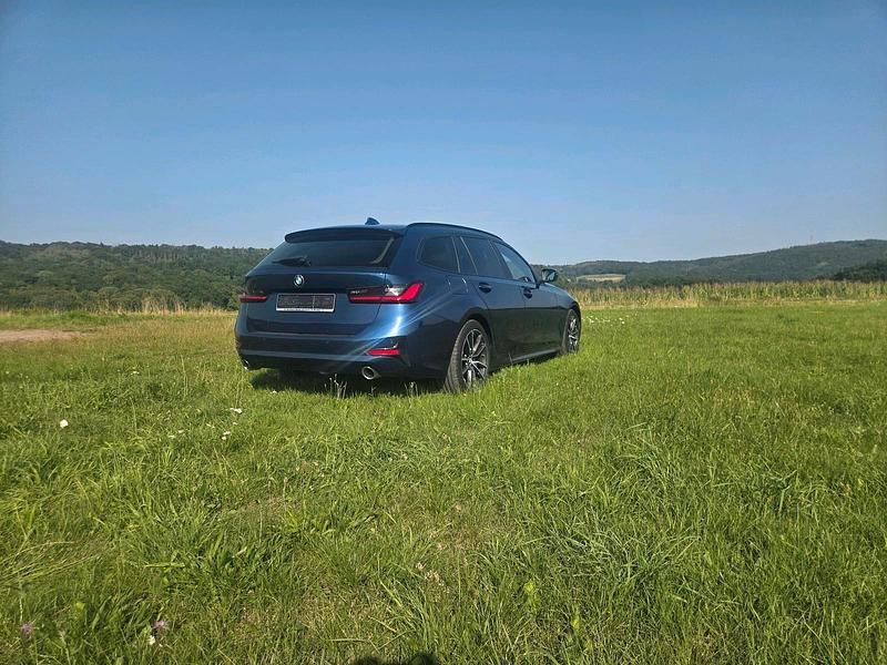 Gebraucht BMW 320 190 PS (139 kW) 2020 Blau Kombi