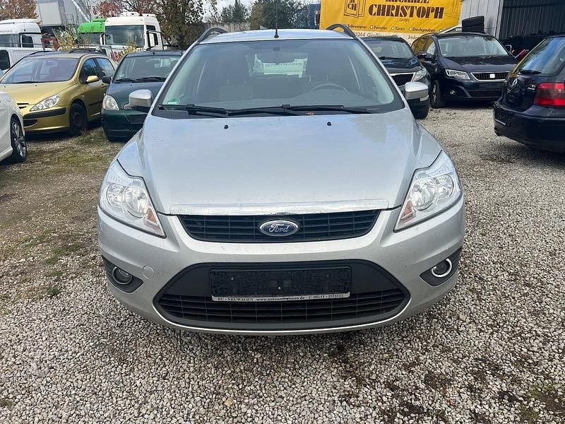 Silber Gebraucht 2011 Ford Focus Kombi | 1.300 € (Superpreis) - Bild 1/4