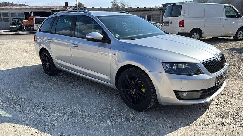 Gebraucht Skoda Octavia Joy 110 PS (80 kW) 2017 Silber Kombi