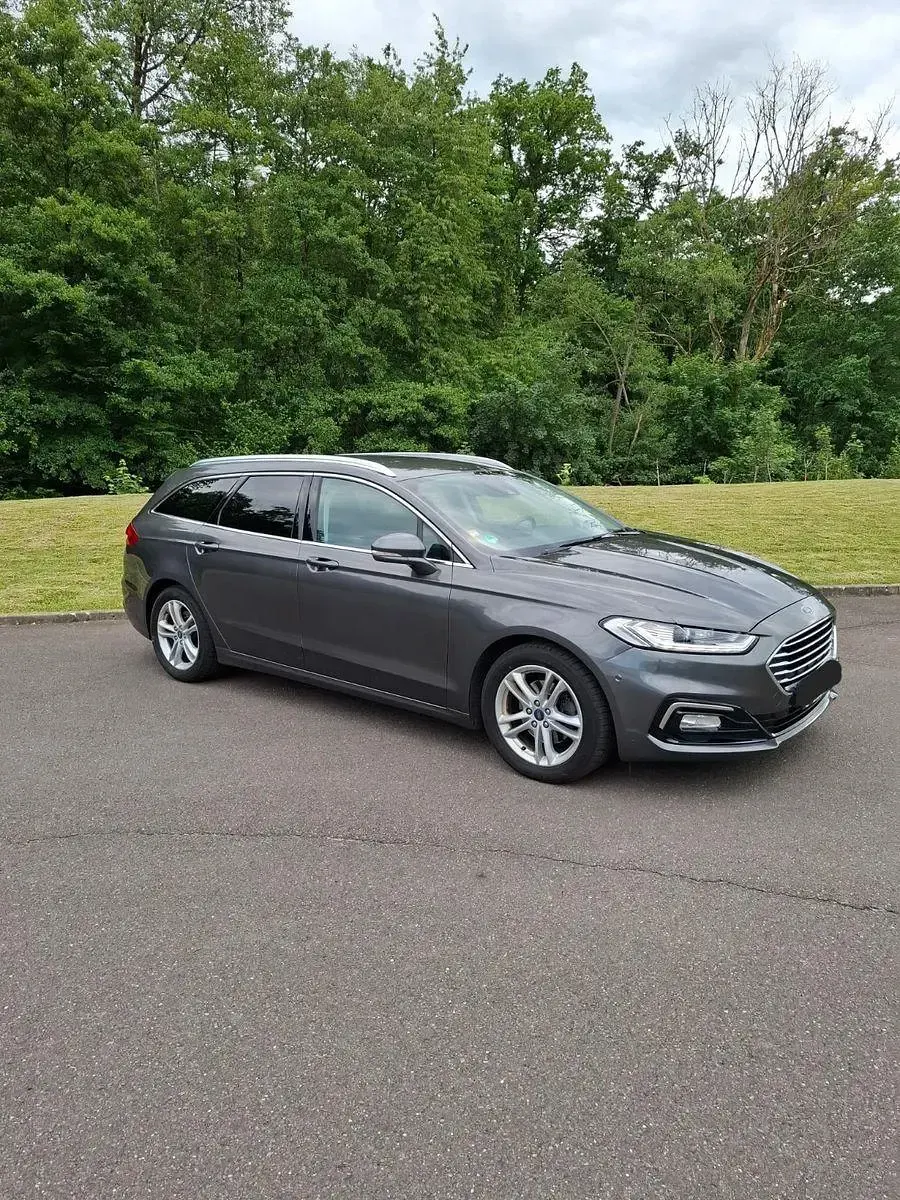 Gebraucht Ford Mondeo Titanium 190 PS (139 kW) 2019 Grau Kombi