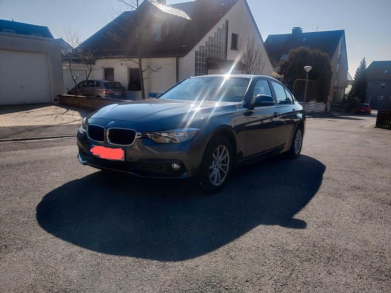 Gebraucht BMW 318 136 PS (100 kW) 2016 Grau Limousine