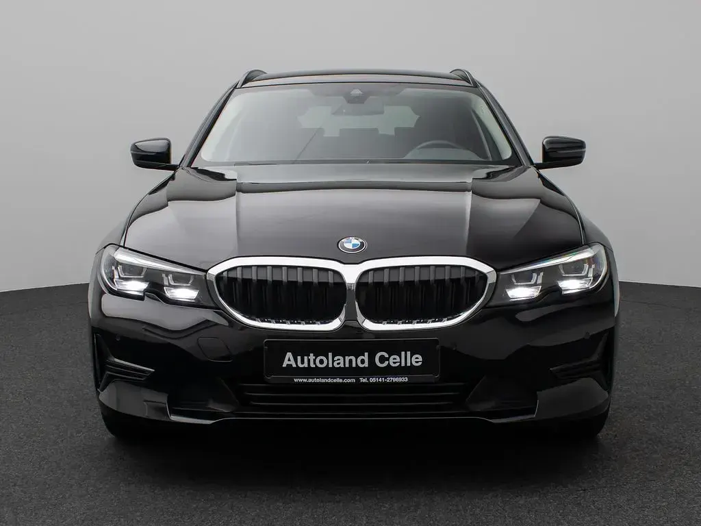 Gebraucht BMW 318 Sport Line 150 PS (110 kW) 2022 Schwarz 2668schwarz Limousine