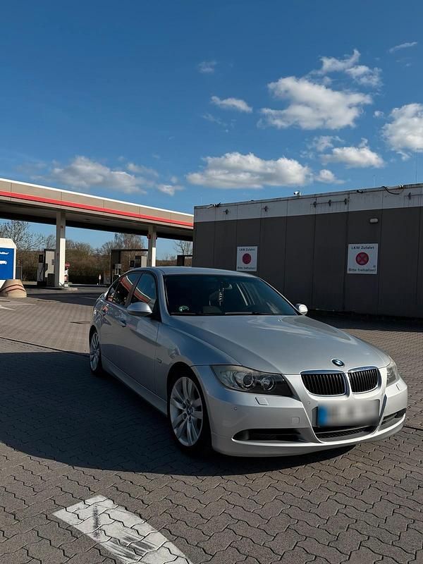 Gebraucht BMW 320 150 PS (110 kW) 2006 Silber Limousine